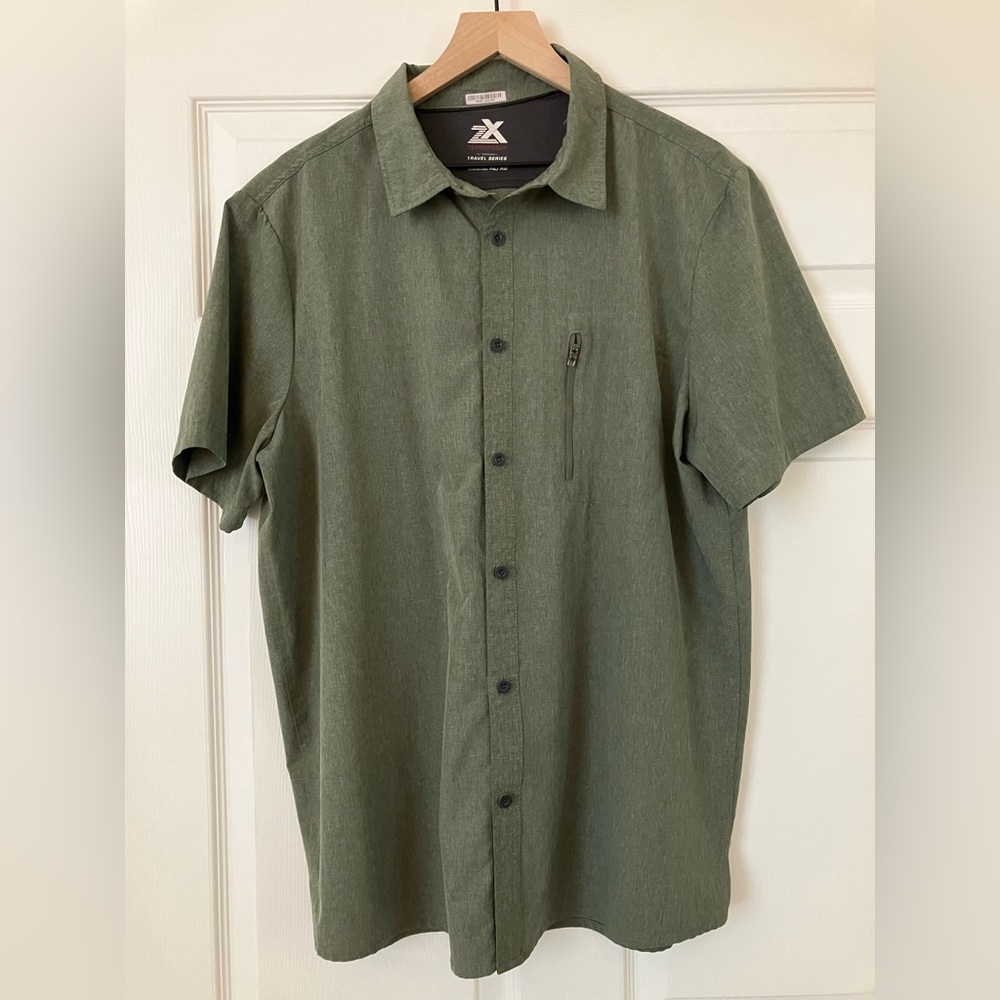 X-large men’s short sleeve button down shirt in olive color. Brand: ZeroXPosur